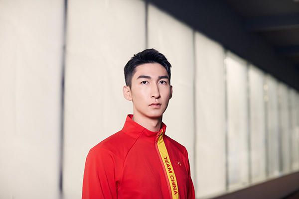 岳让我扒她内裤